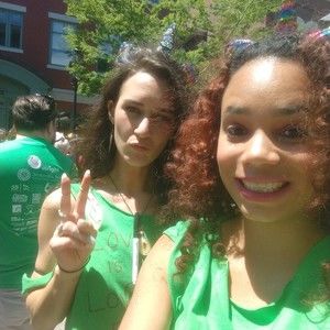 Meet your Posher, Crystal